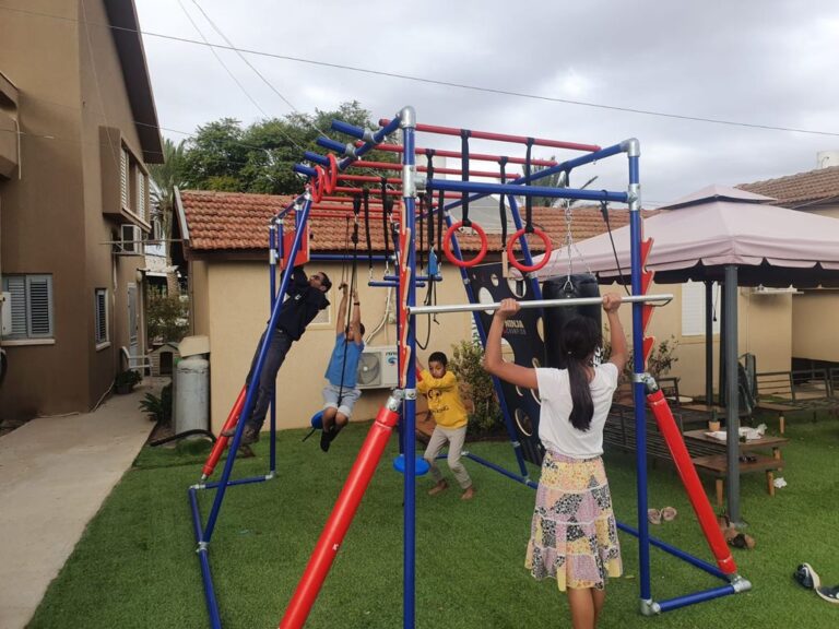 מתקני נינג'ה לחצר של חברת ninja champion